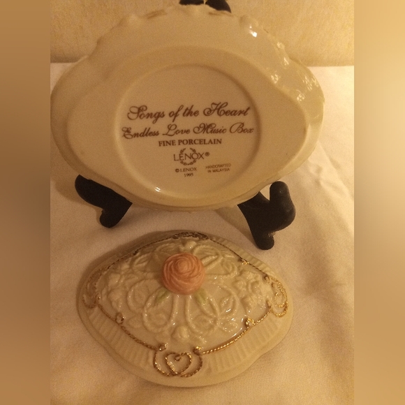 Lenox Fine Porcelain Trinket/Jewelry Box - vintage 1995 - Picture 1 of 11